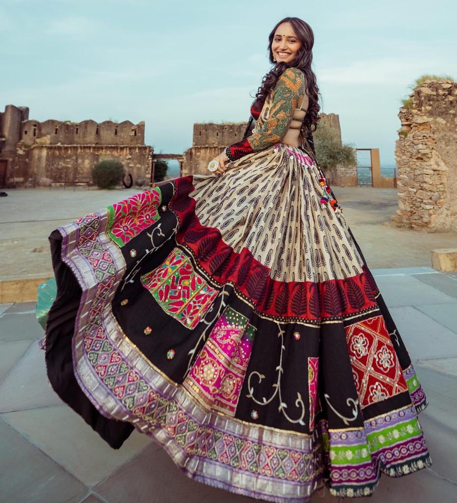 Black Green Lehenga Choli With Mirror Work And Attached Black Dupatta